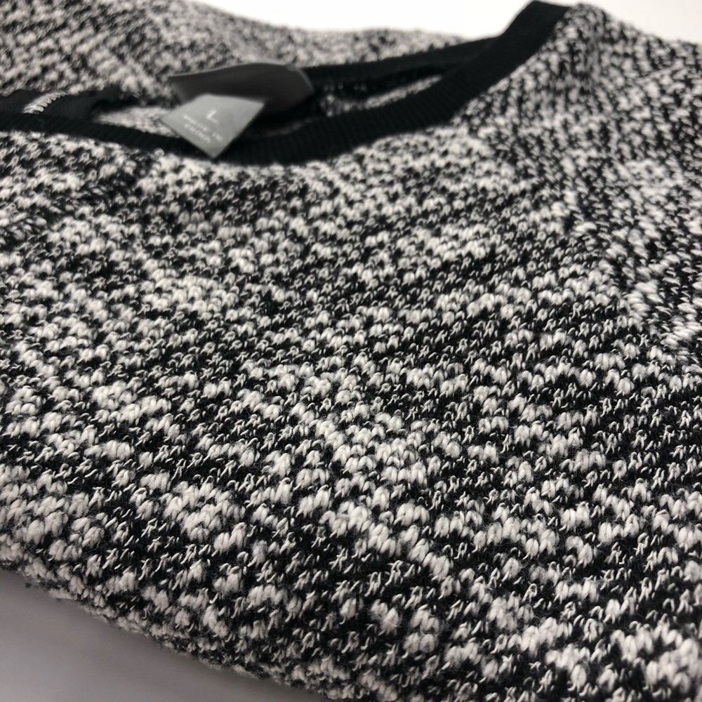Vanity Sweater - Picture 8 of 8